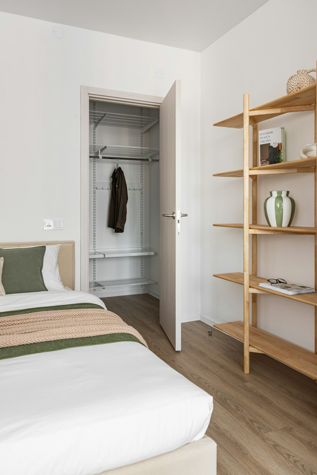 bedroom closet organization